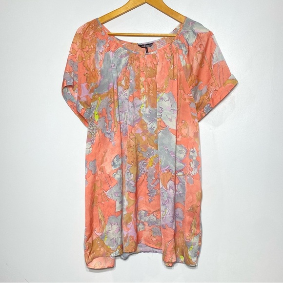 Daisy Fuentes Blouse Womens 1X Apricot Floral Short Sleeve Round Neck Flowy Top - Picture 1 of 12